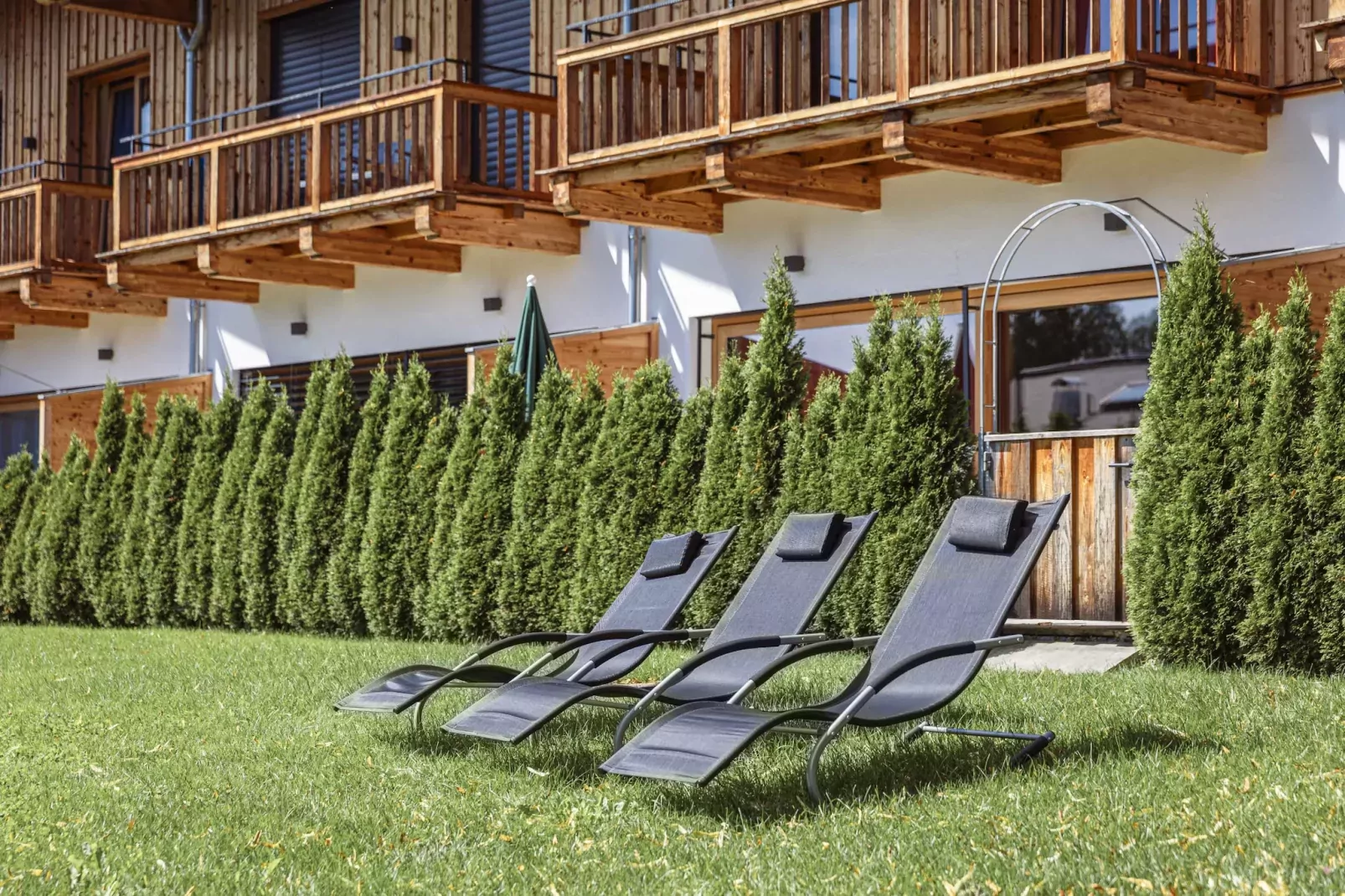 Dorfresort Kitzbühel 2-Tuinen zomer