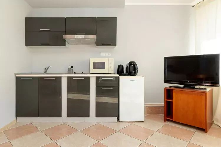 Studio wakacyjne nr 8 dla 4 osób ze śniadaniami Rewal-Keuken