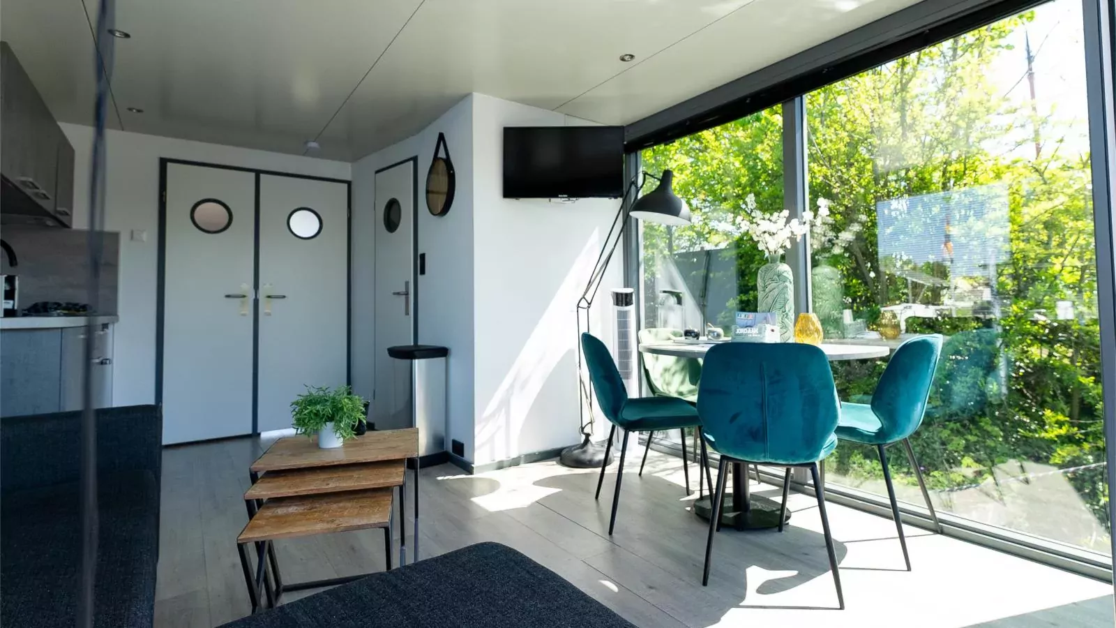 Floating in Heeg-Woonkamer