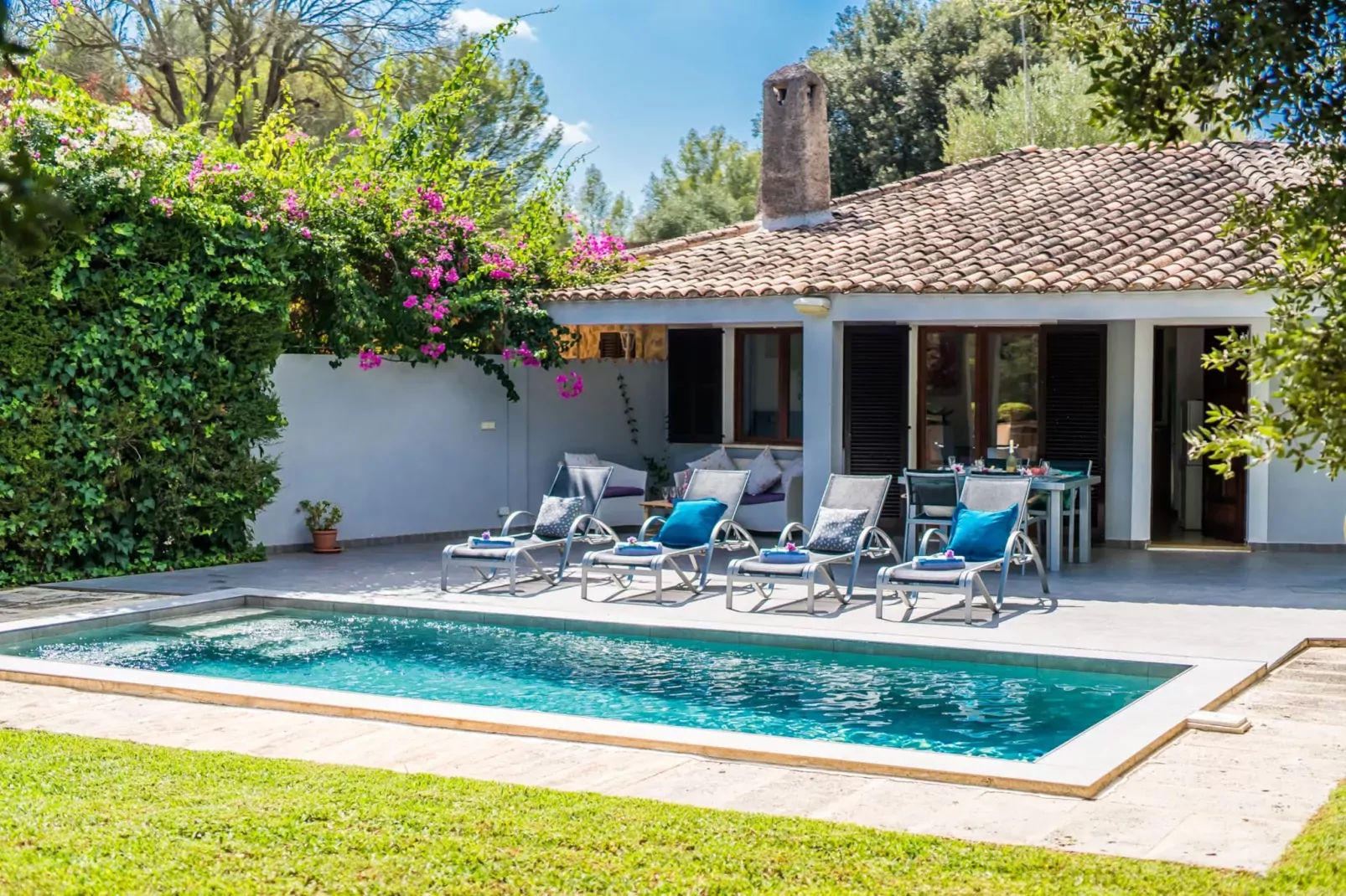Casa Pequeña-Buitenkant zomer