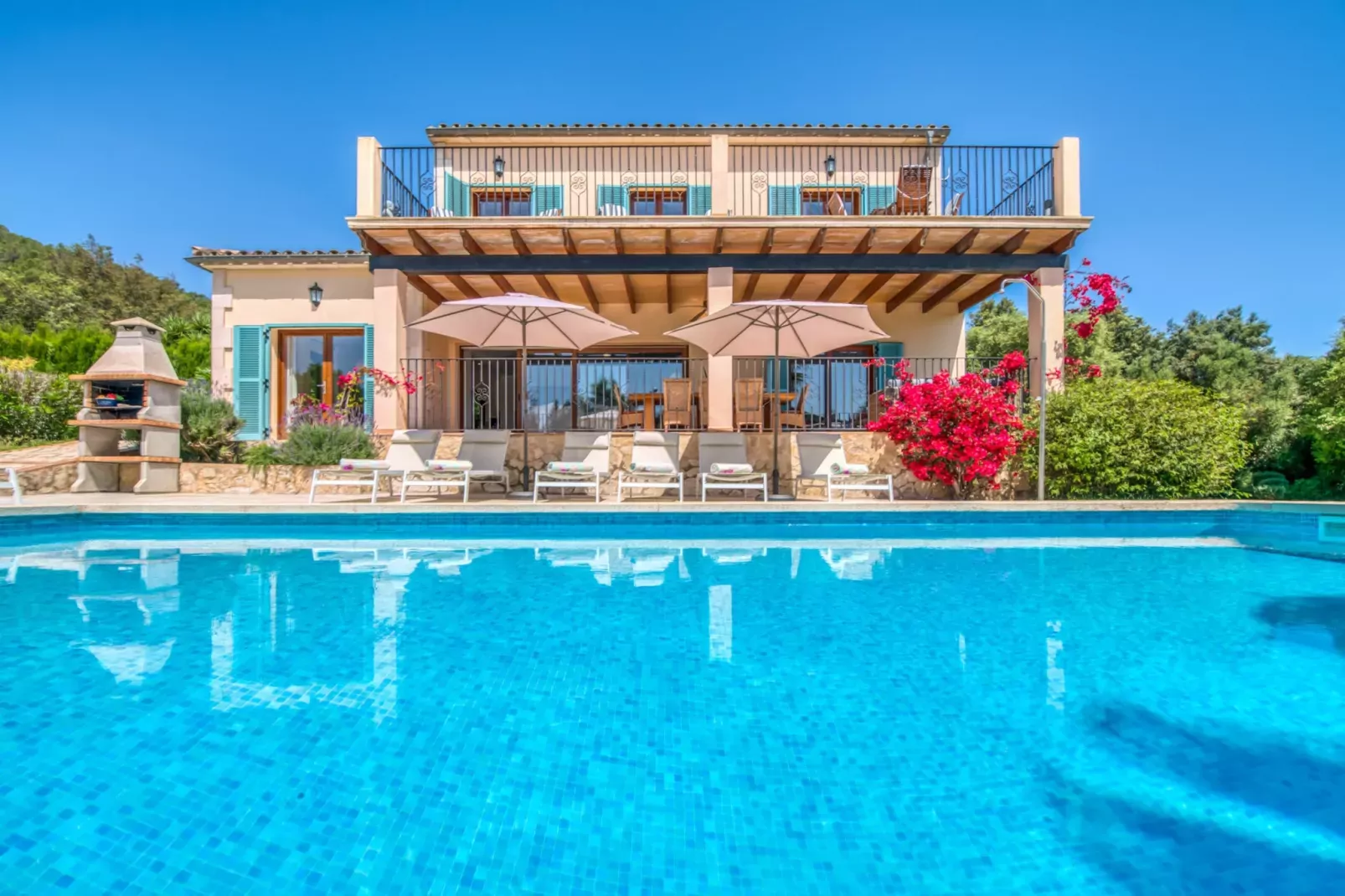 Villa Flores-Buitenkant zomer