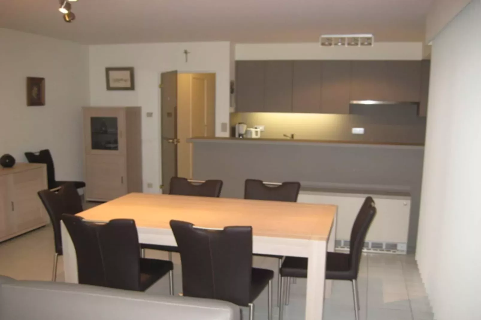 ZANDBK3 0502/ 5C-Eetkamer