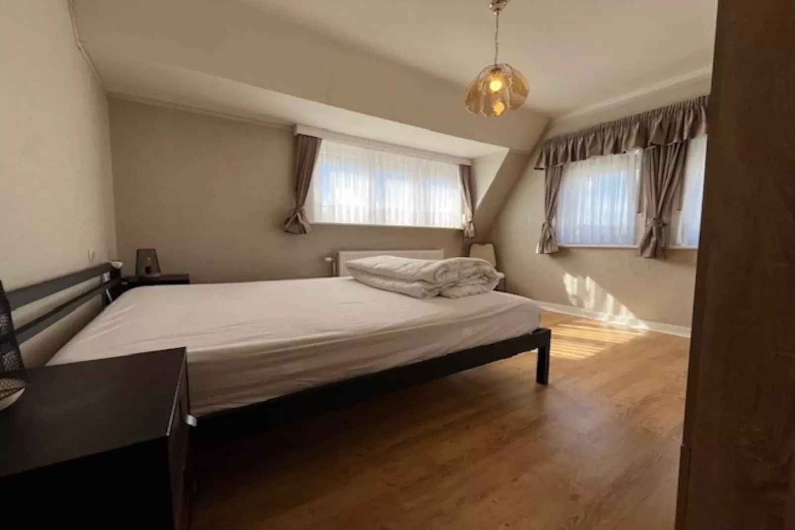 VILLA ZEEBRIES WONING