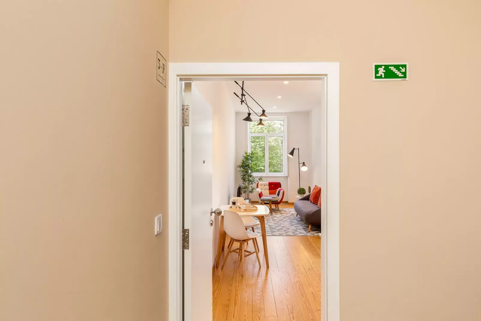 YOUROPO - Cosy 3-Woonkamer