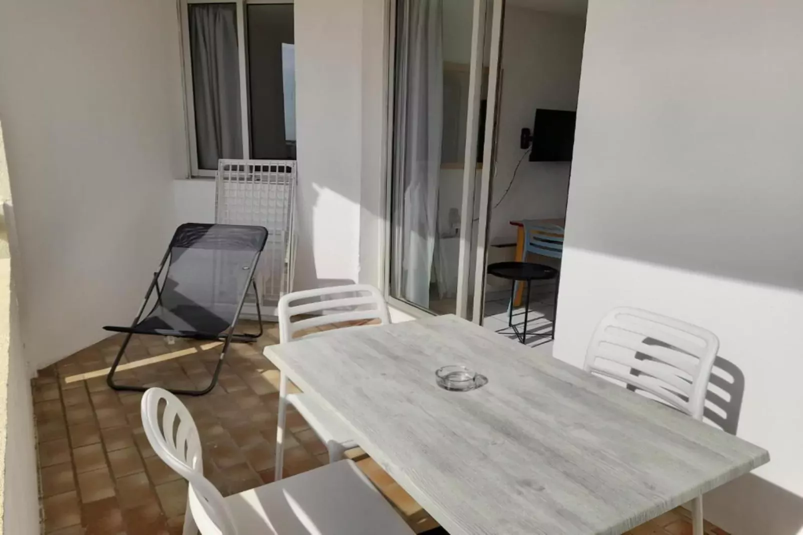 Appartement 1 Pièce 3 Personnes 1  bébé Vue Port-Terrasbalkon
