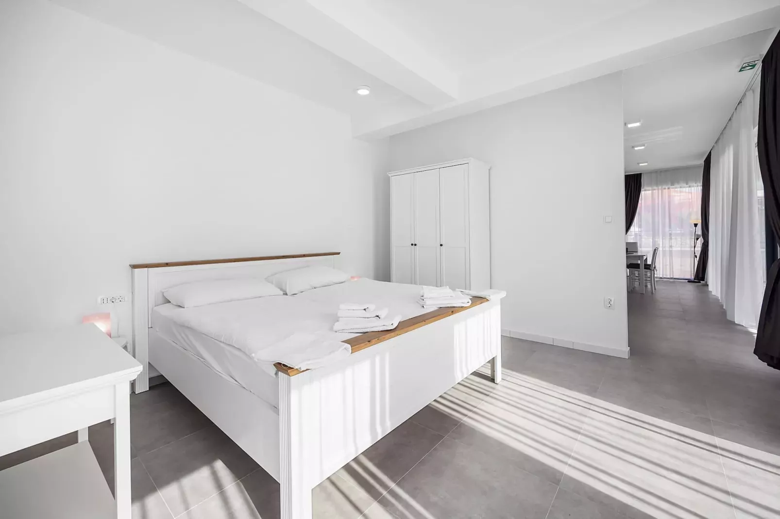 Max - Sea View, One Bedroom Apt with Terrace-Slaapkamer