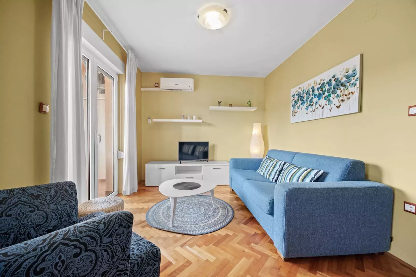 Apartments Neda - Two Bedroom Apartment Maslina-Woonkamer