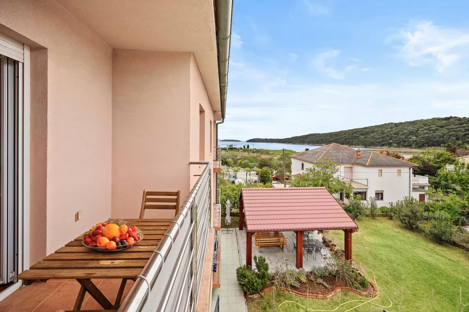 Apartments Neda - Two Bedroom Apartment Ruzmarin