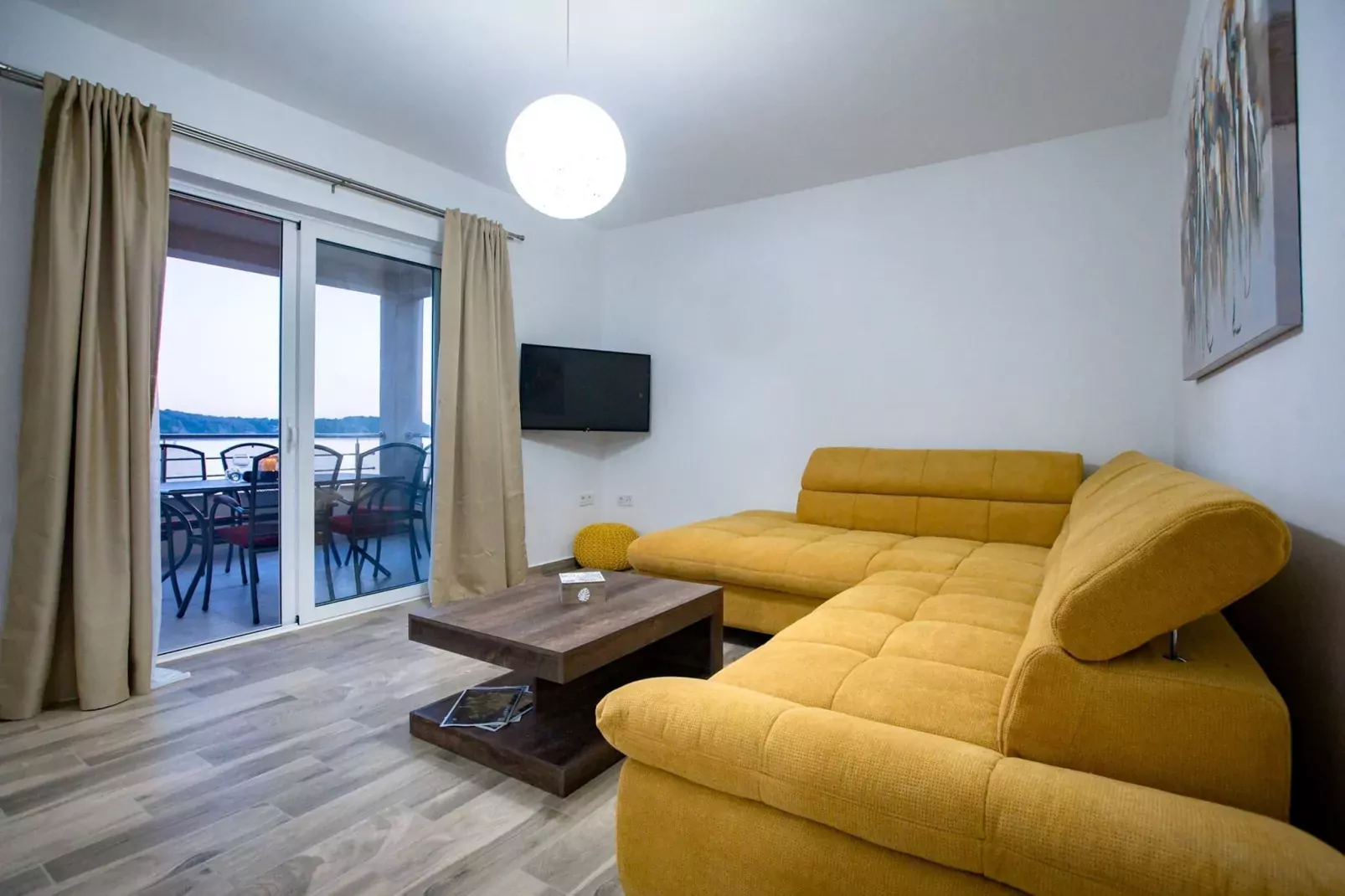 Villa Guliva - Apartment Golden Sun with Sea View-Woonkamer