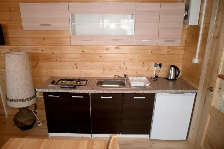 Parterowe domki wakacyjne dla max 4 osób w Jeleniu-Keuken