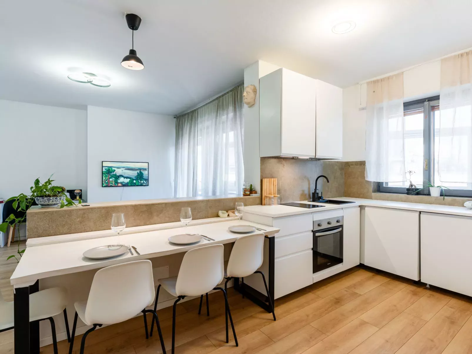 Seaview, Modern Apartment