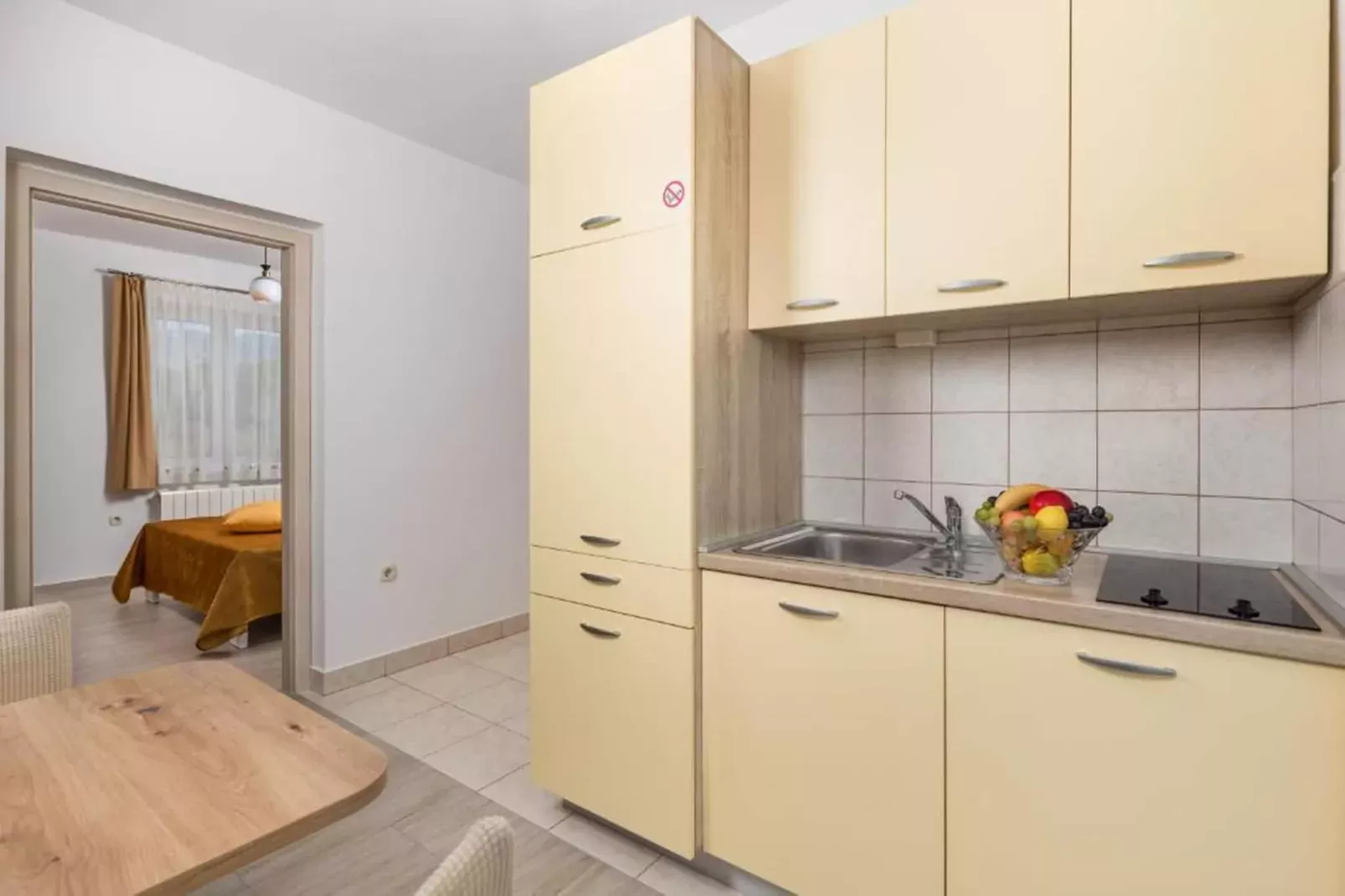 Apartment Slavica 3 - Yellow Sun-Keuken