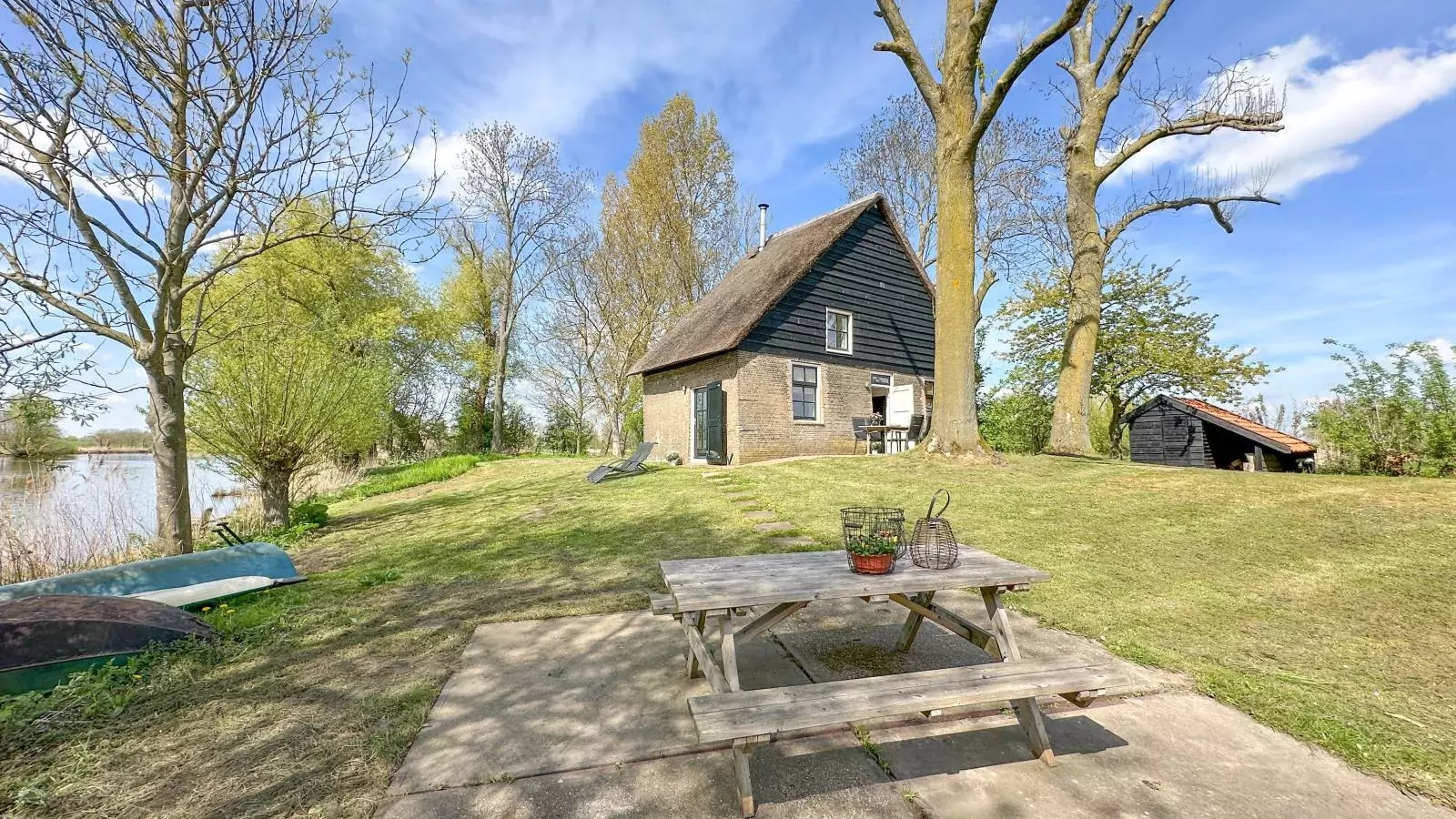 Biesboschhuisje-Buitenkant zomer