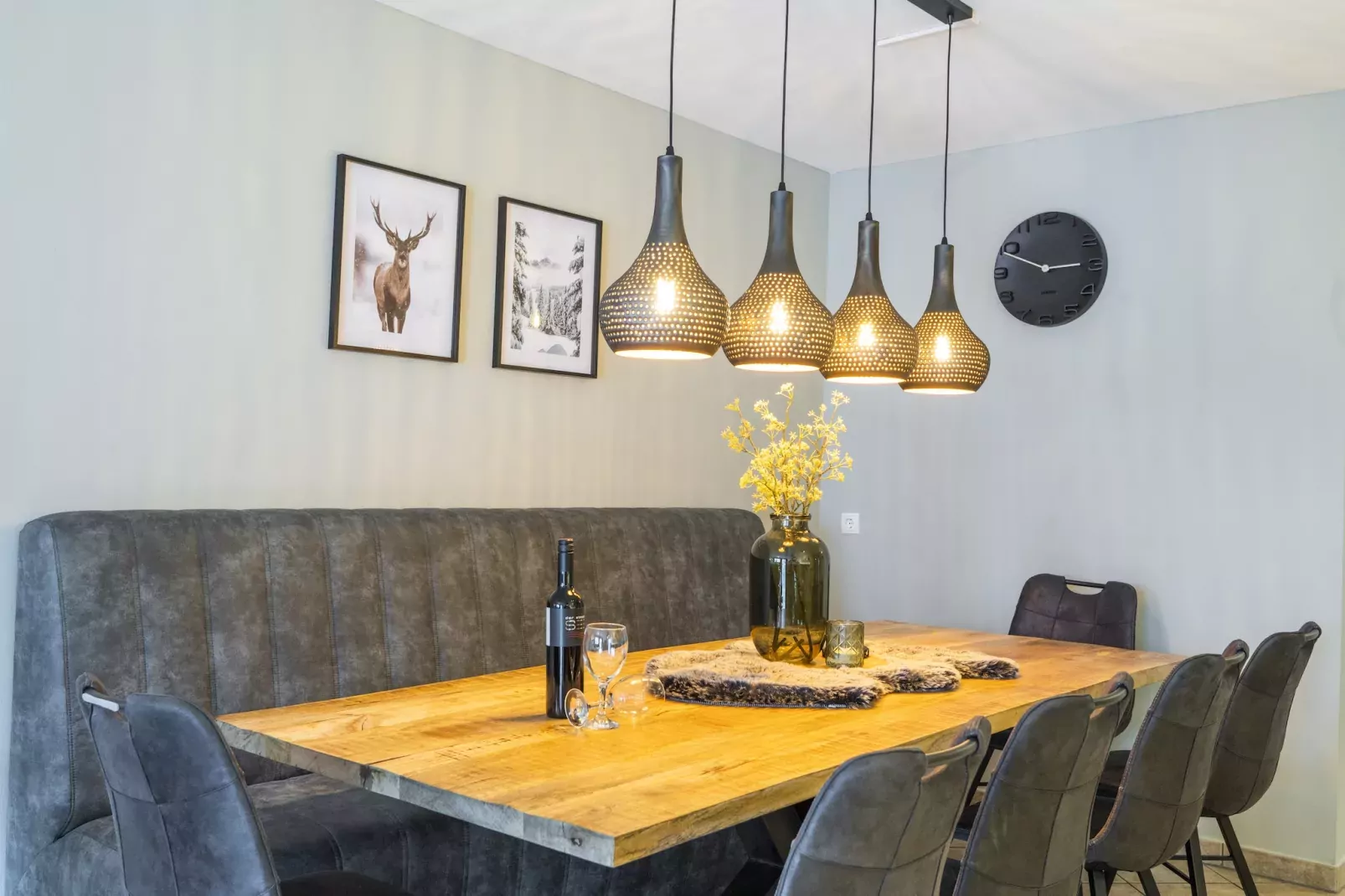 Comfort three-bedroom apartment – HO3C-Eetkamer