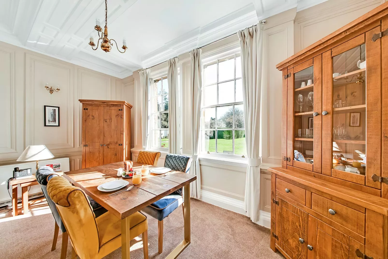 Mowbray Hall Apt-Woonkamer