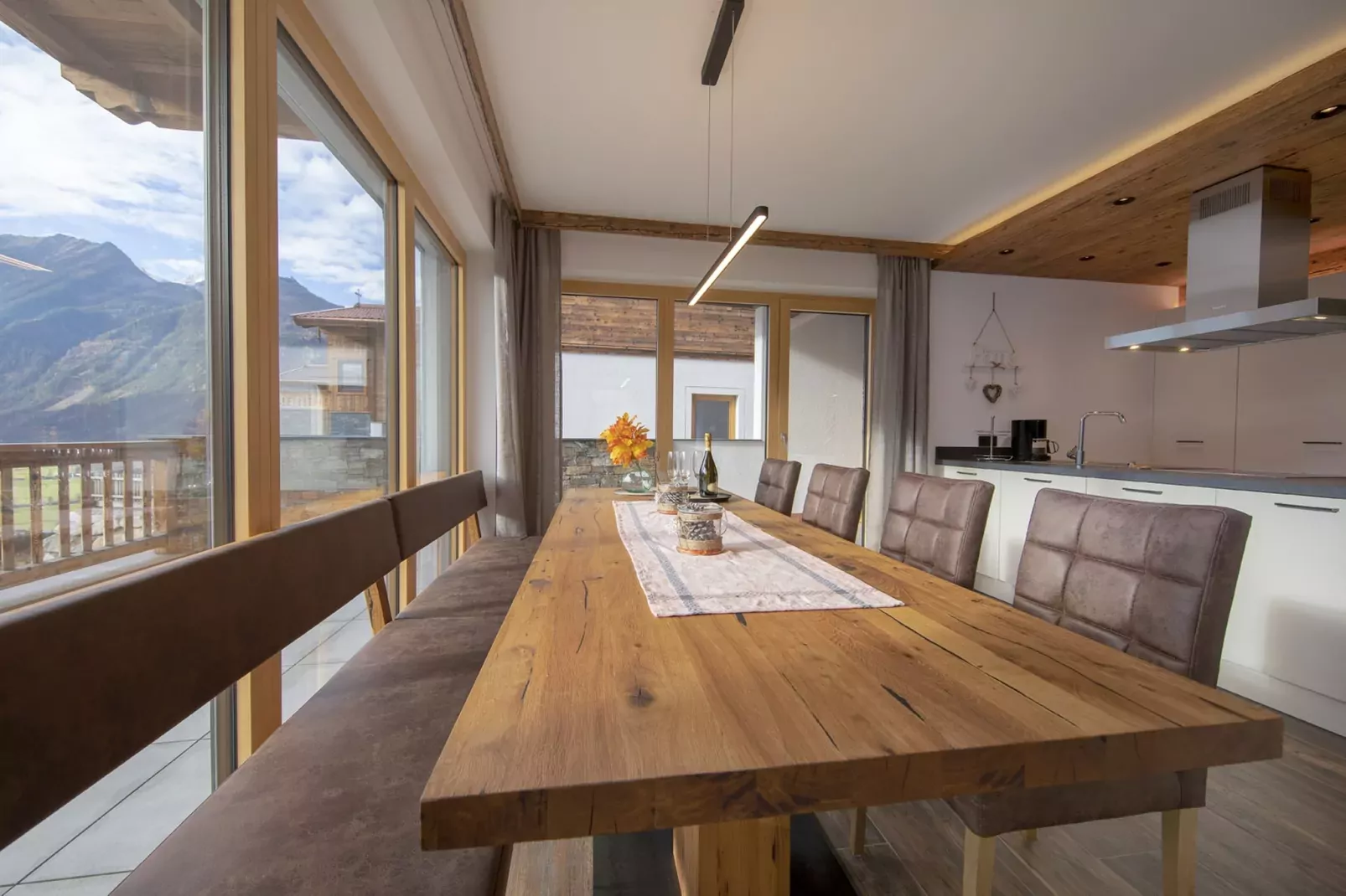 Nationalpark Chalet Glockhaus-Eetkamer