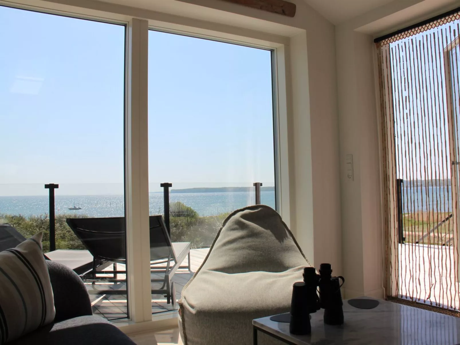 "Valia" - 20m from the sea