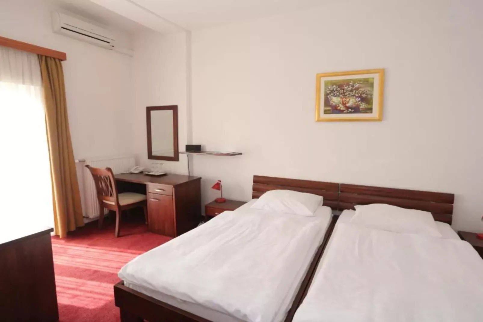 Hotel Orion - Triple Room with Terrace-Slaapkamer