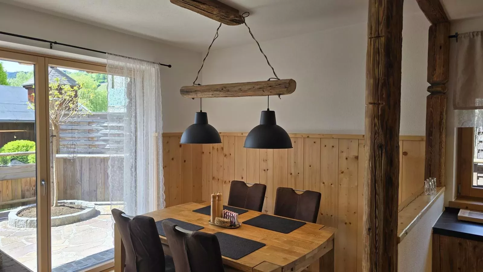 Tauernapart-Eetkamer