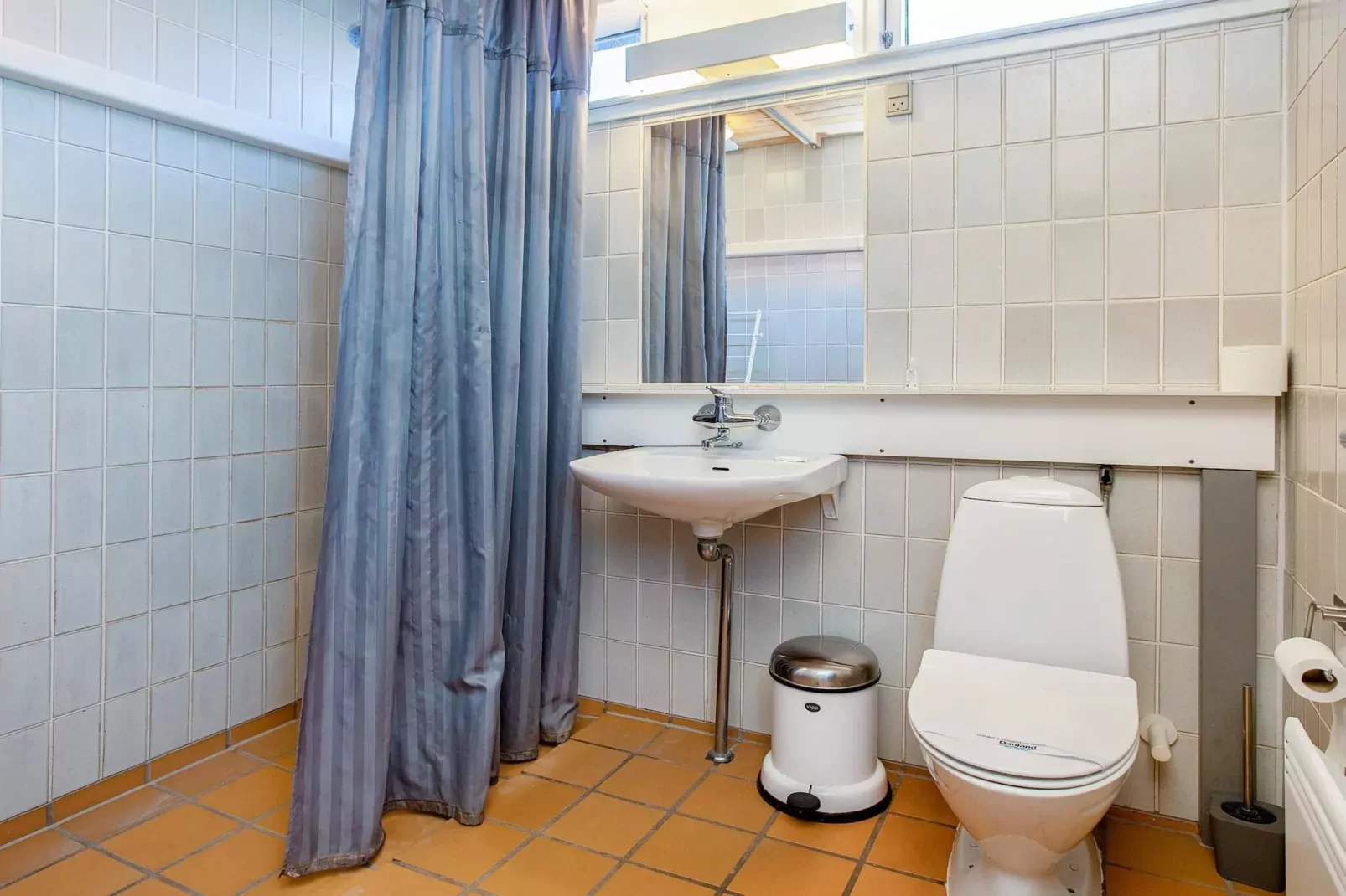 3 room, close to the sea/dike-Binnen