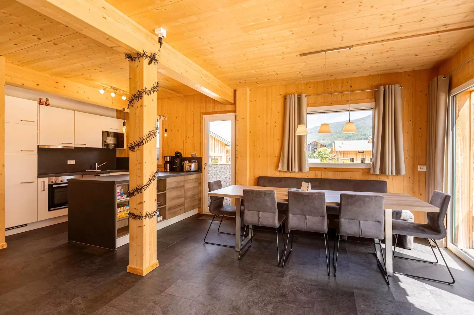 Kreischberg Chalets 49a-Eetkamer