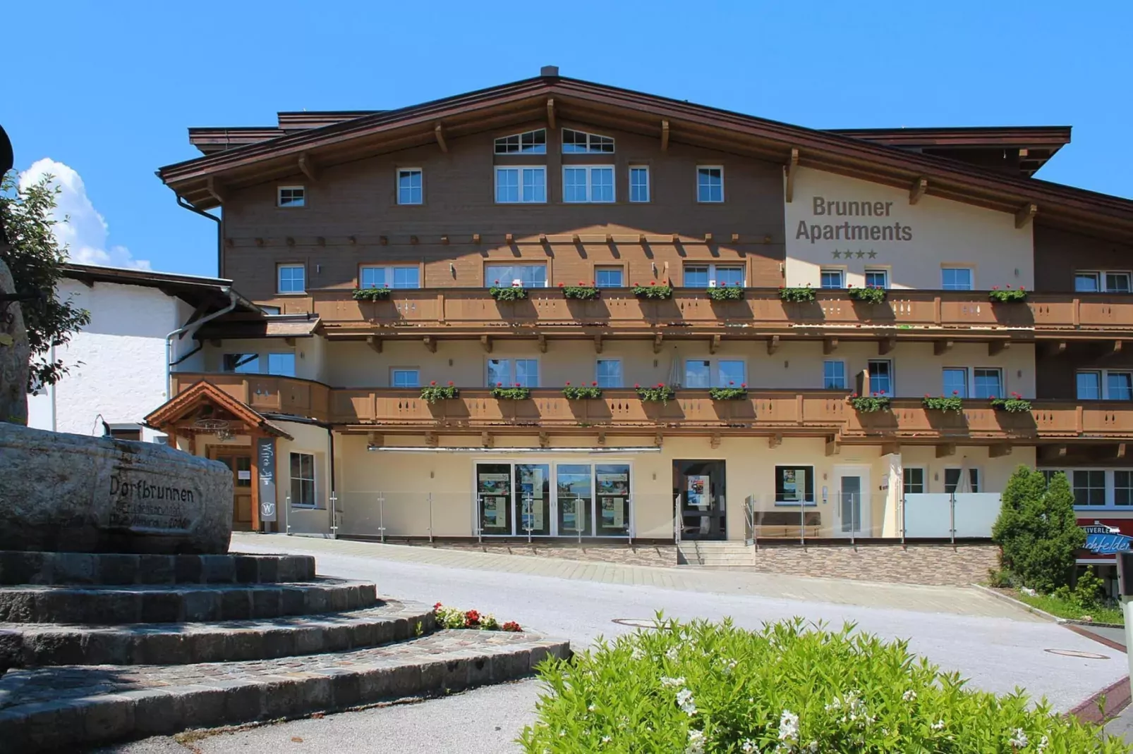 Brunner Apartments-Buitenkant zomer