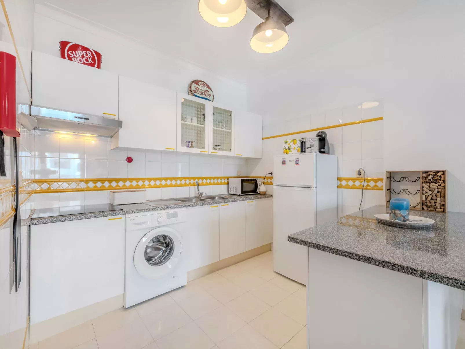 Algarve Treasure-Binnen