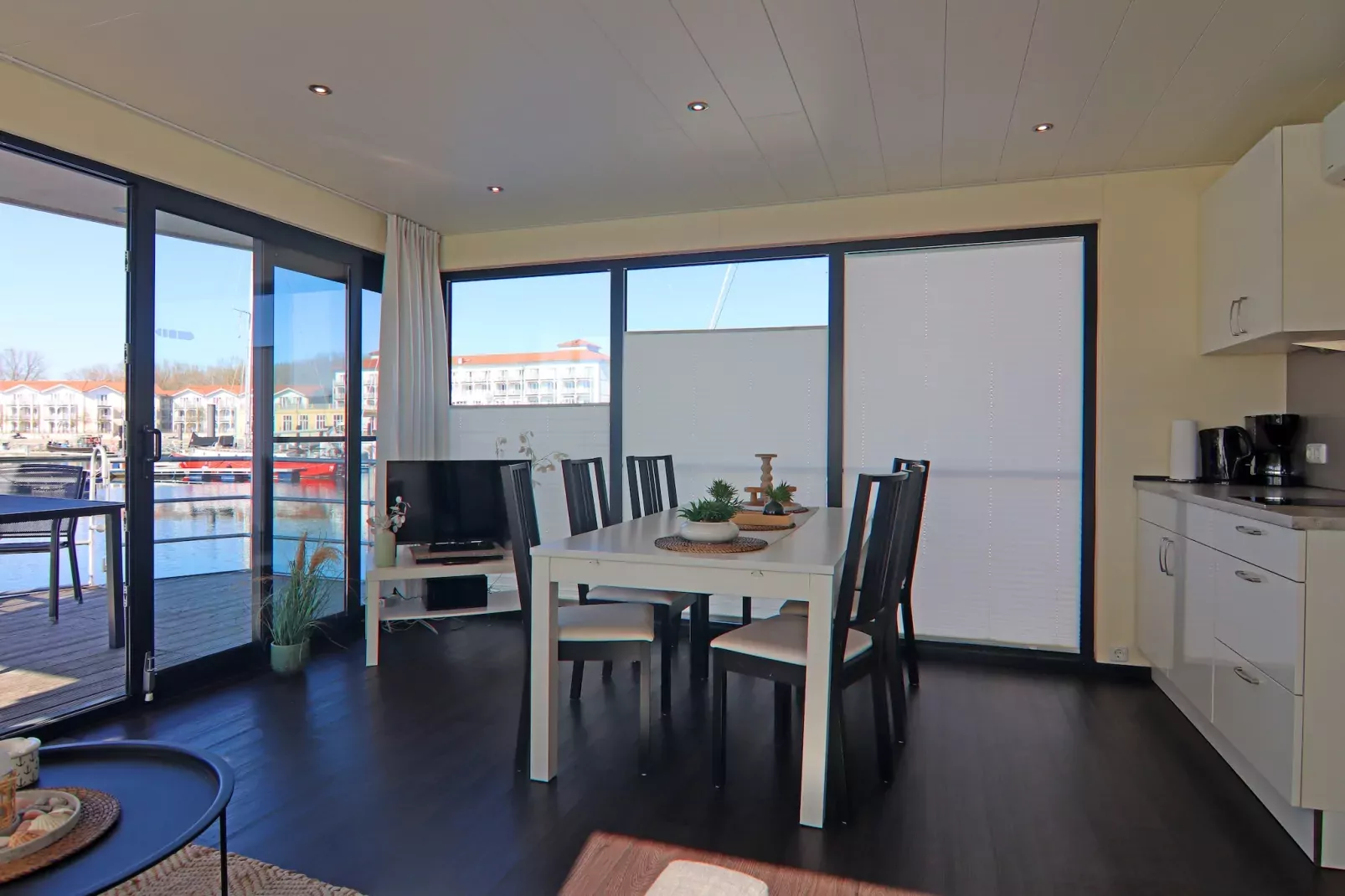 Hausboot Family & Friends LP 3 / 3 Personen-Eetkamer