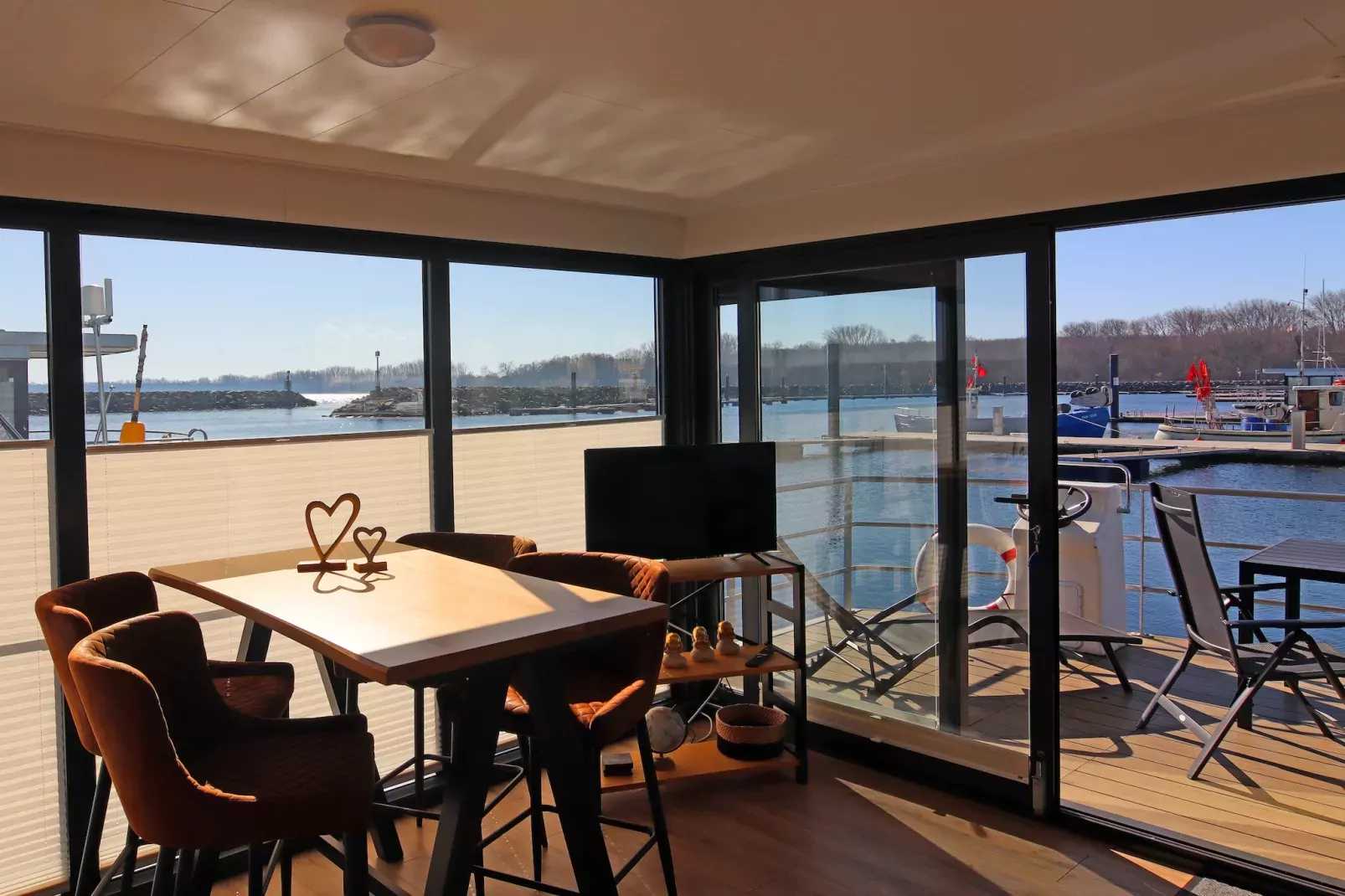 Hausboot Family & Friends mit Hund LP 10 / 1-2 Personen-Woonkamer