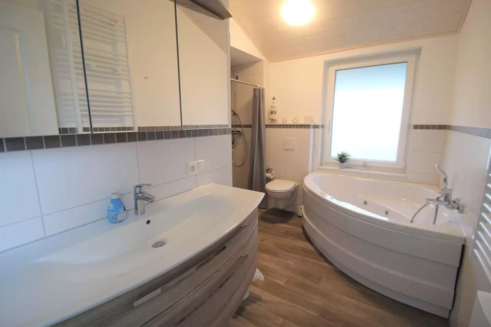 FH Seeschwalbe 333-Badkamer