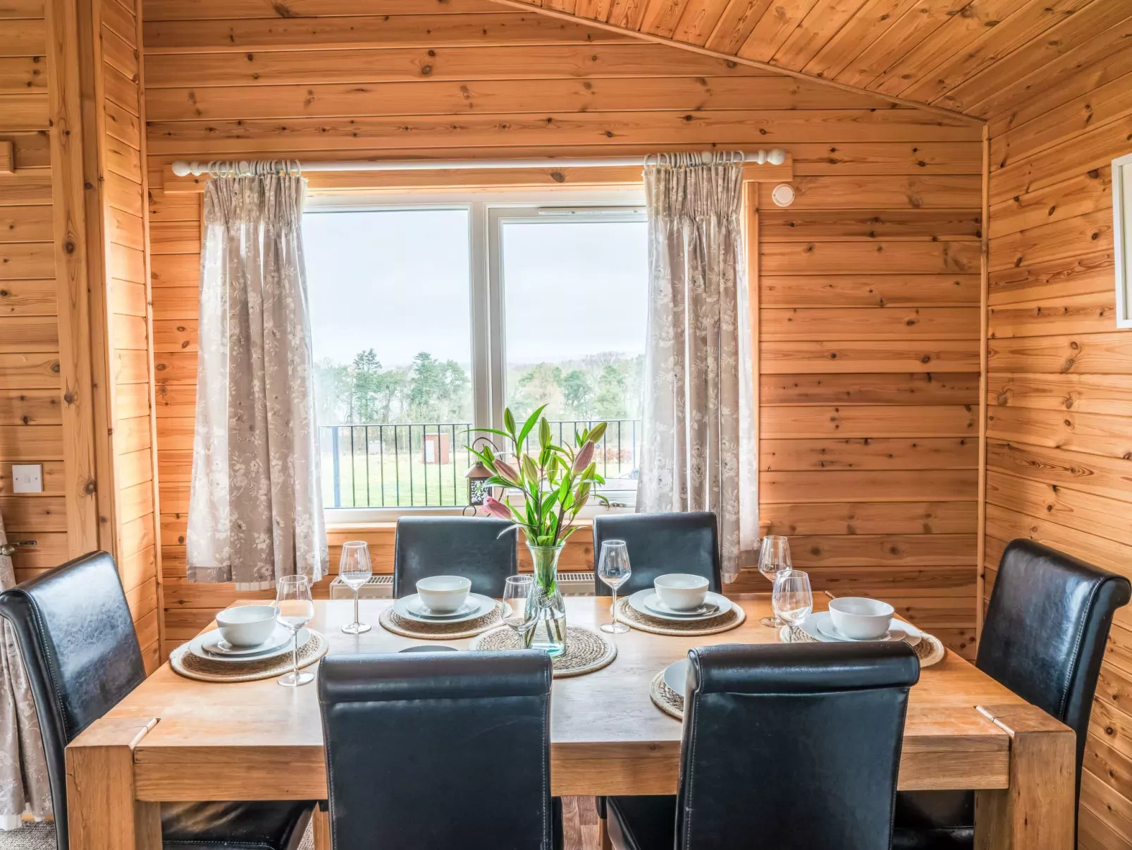 Loch Leven Lodge 21-Binnen