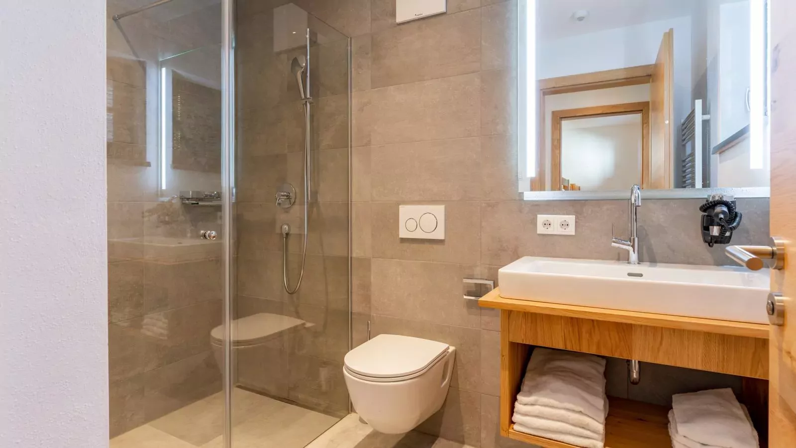 Tauernlodge Amadeiro Im Pongau-Badkamer