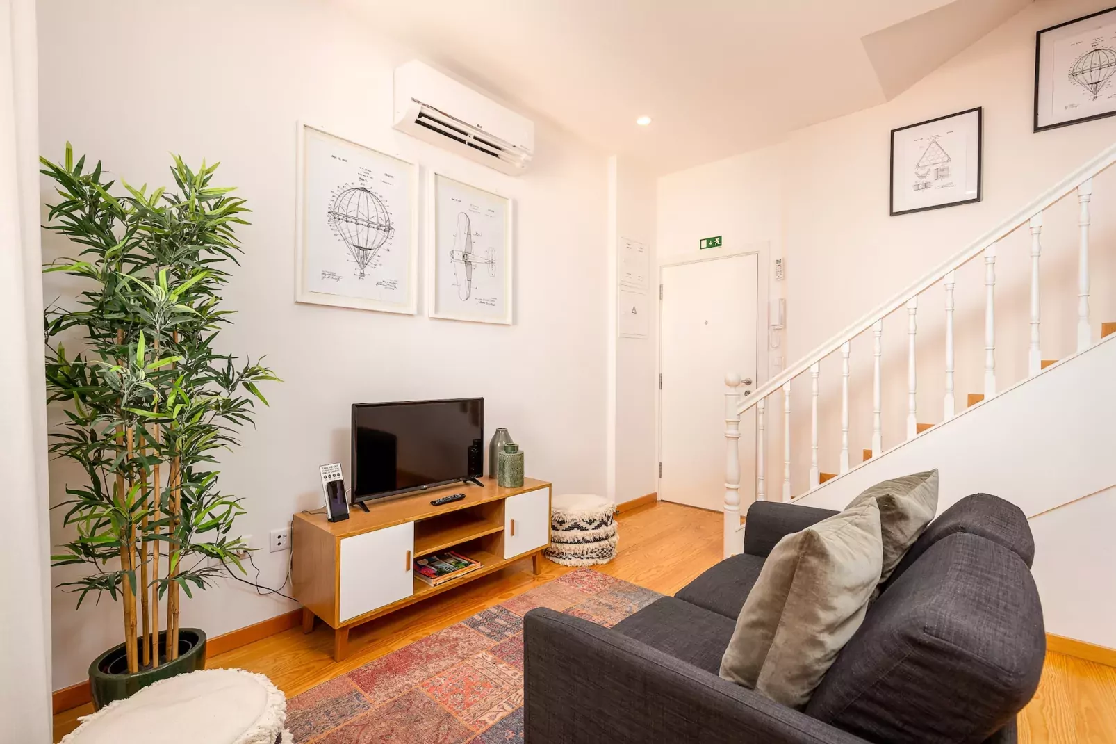 YOUROPO - Cosy 6-Woonkamer