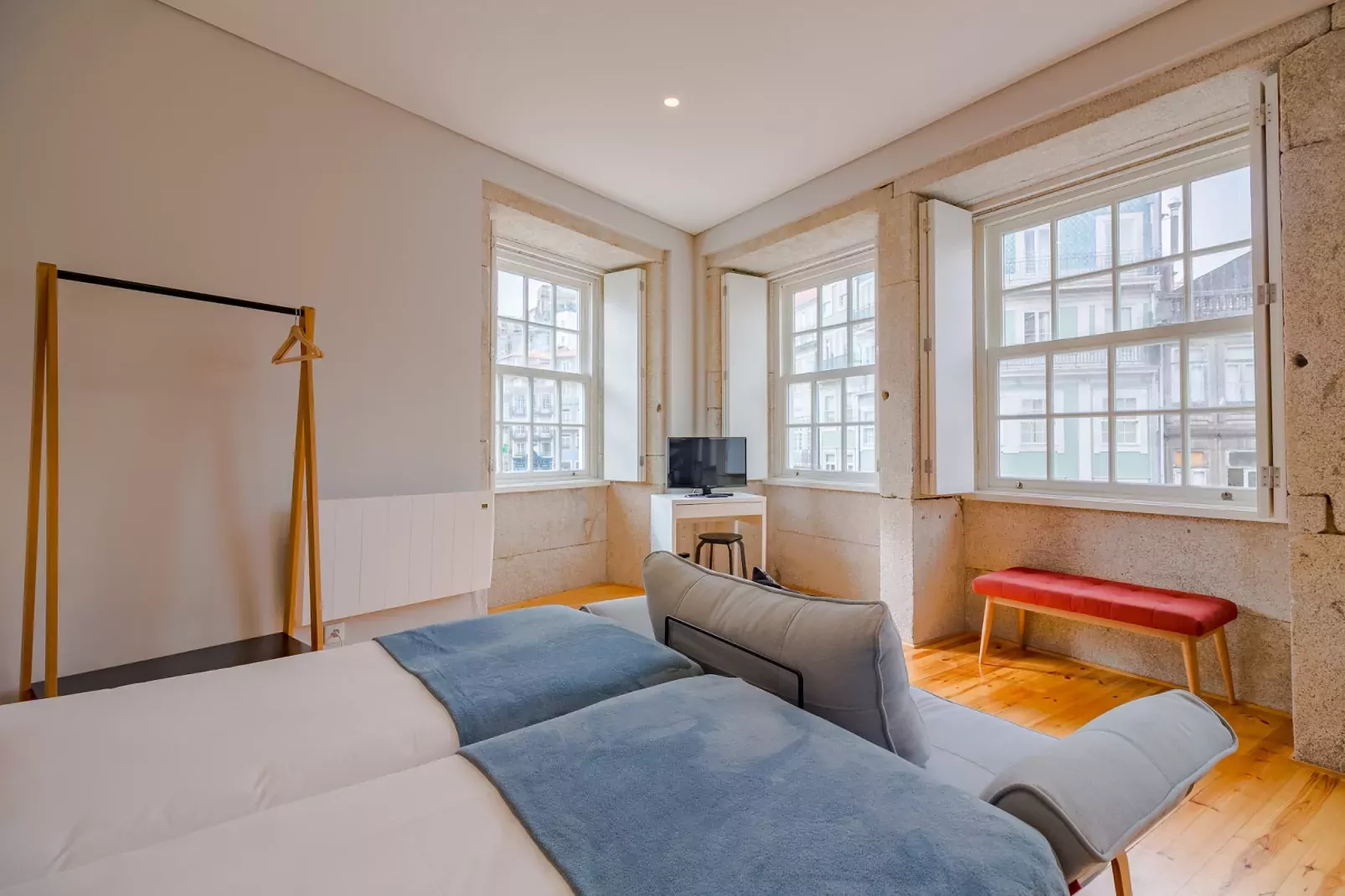 YOUROPO - City Center 3-Woonkamer