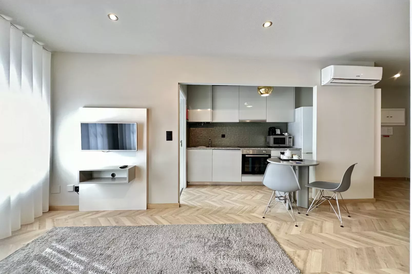 YOUROPO - Capela 2-Woonkamer