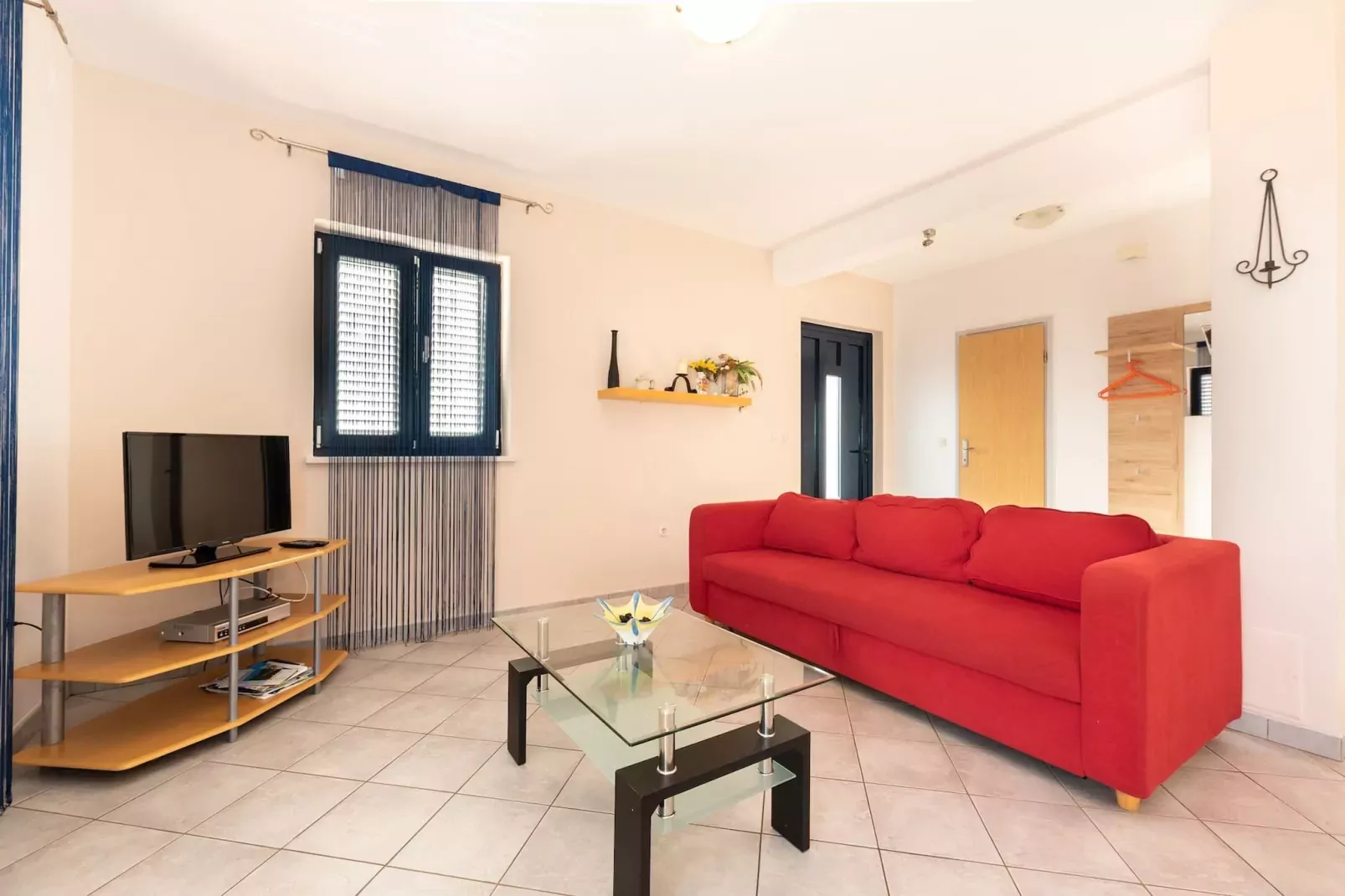 Holiday Home Alis with Sea View-Woonkamer