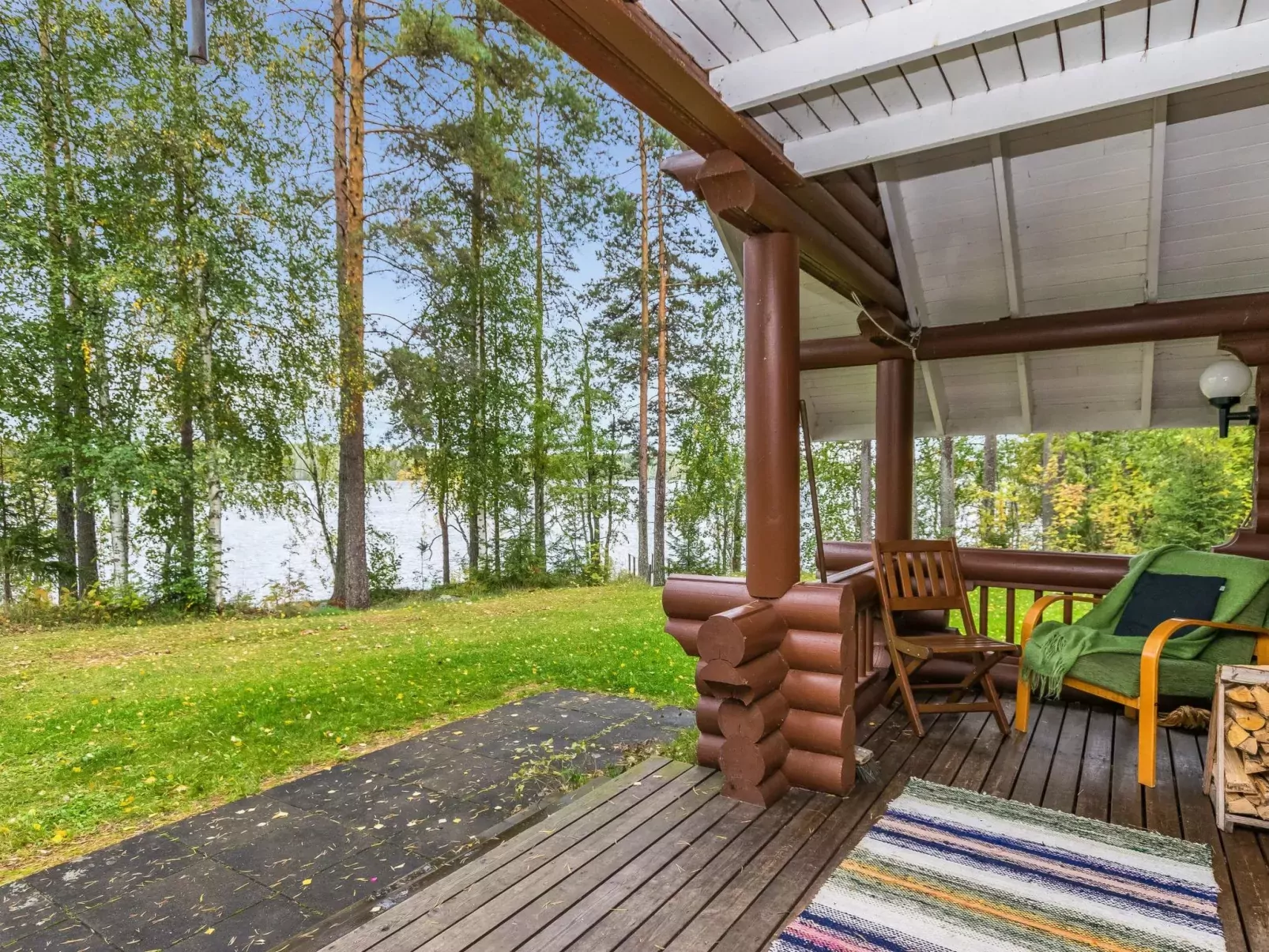 Vihreä mökki-Buiten