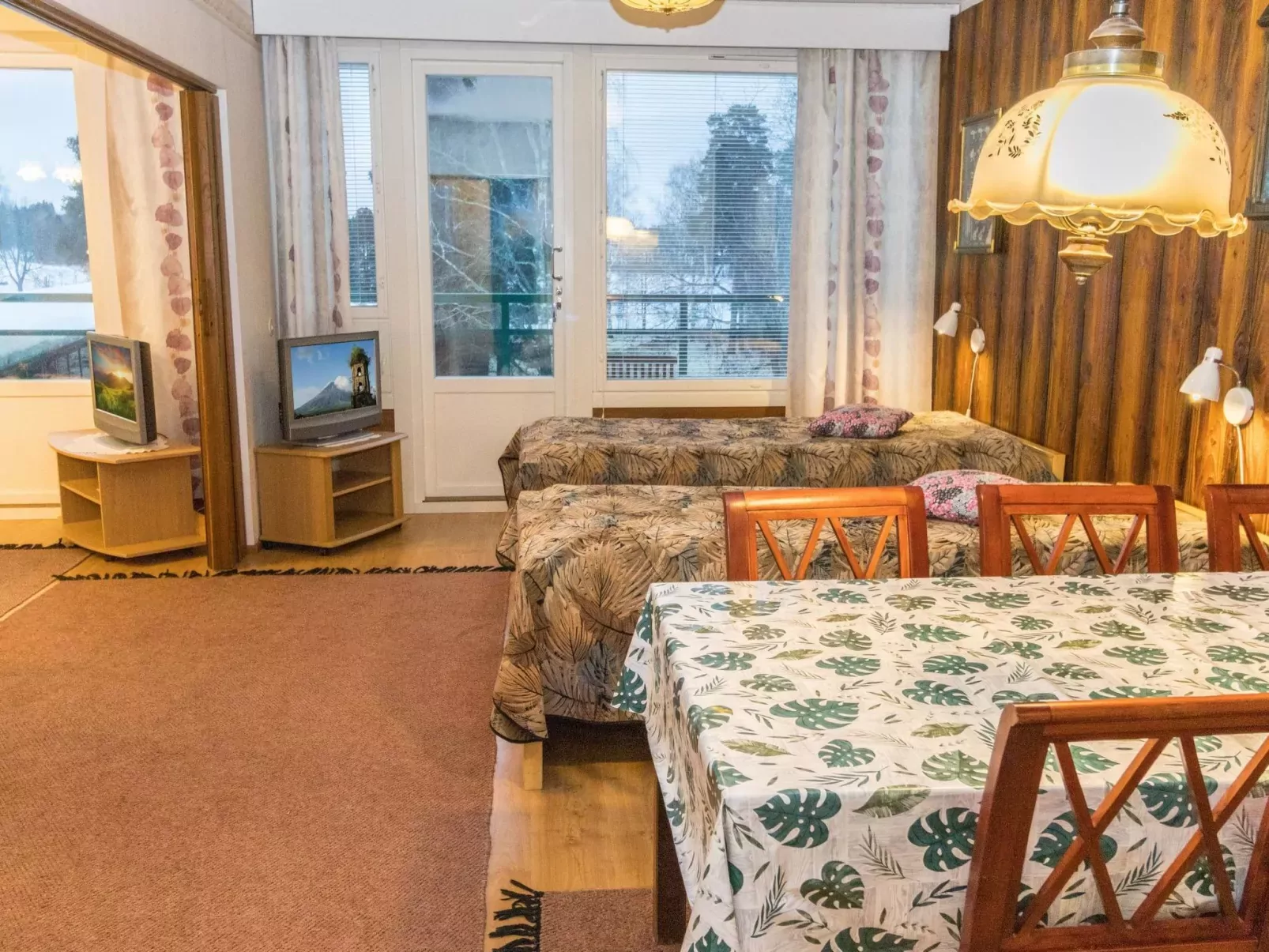 Kylpylä-hotelli, room 448-Binnen