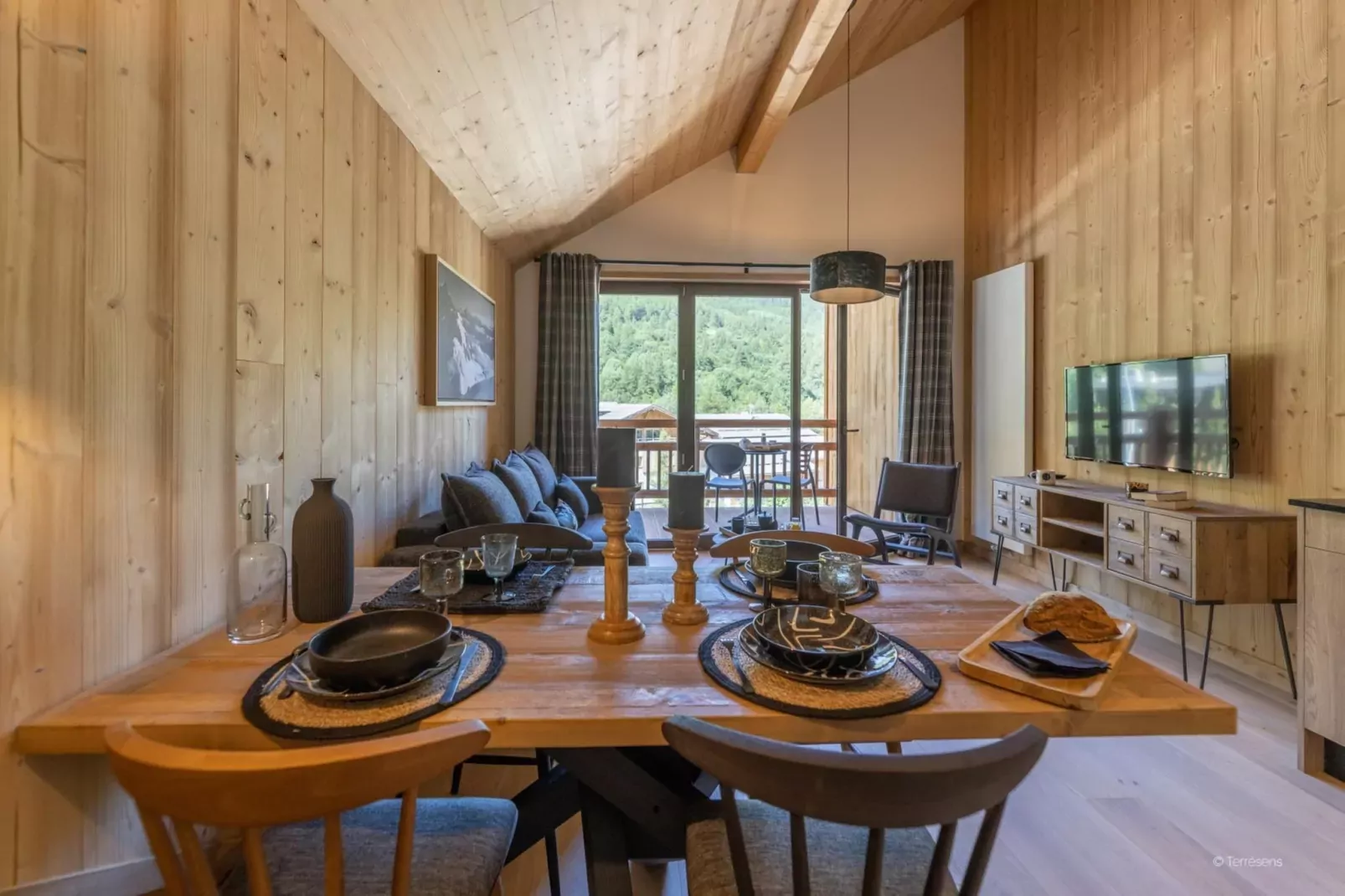 SERRE CHEVALIER Le Cristal Lodge-A26S-Eetkamer