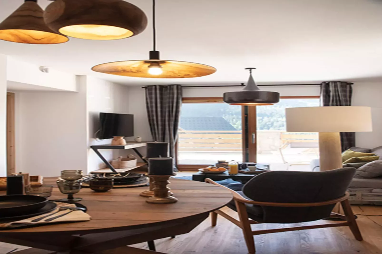 VAUJANY L’Etendard-A24S-Eetkamer