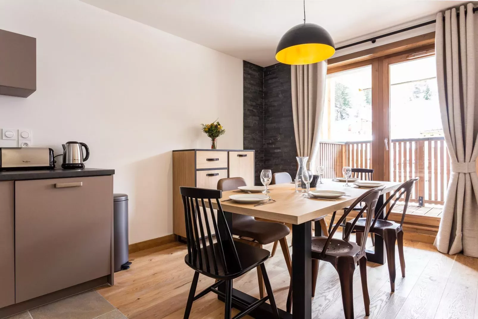 Le Diamant des Neiges-A49P-Eetkamer