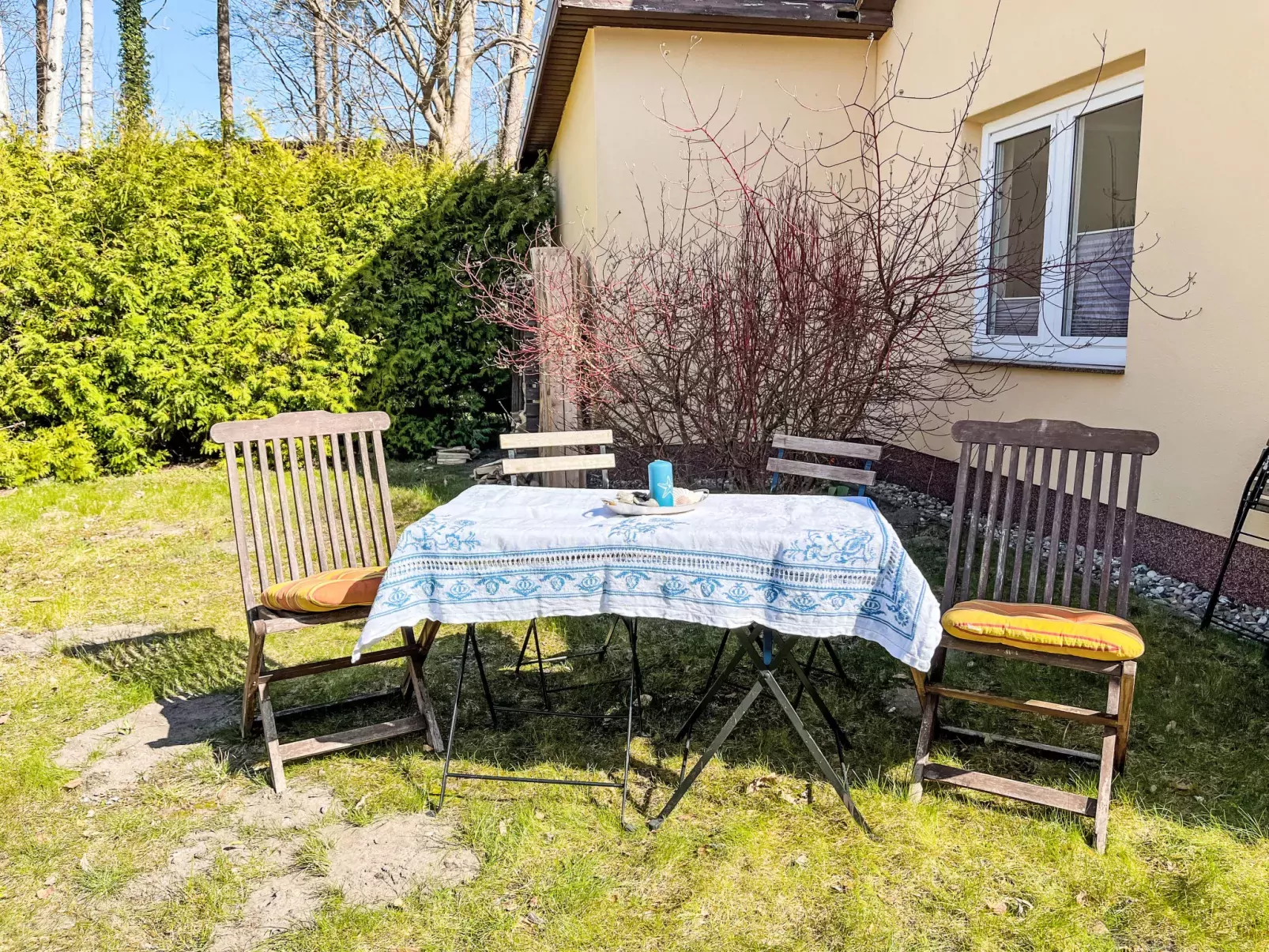 Dat Huus-Buiten