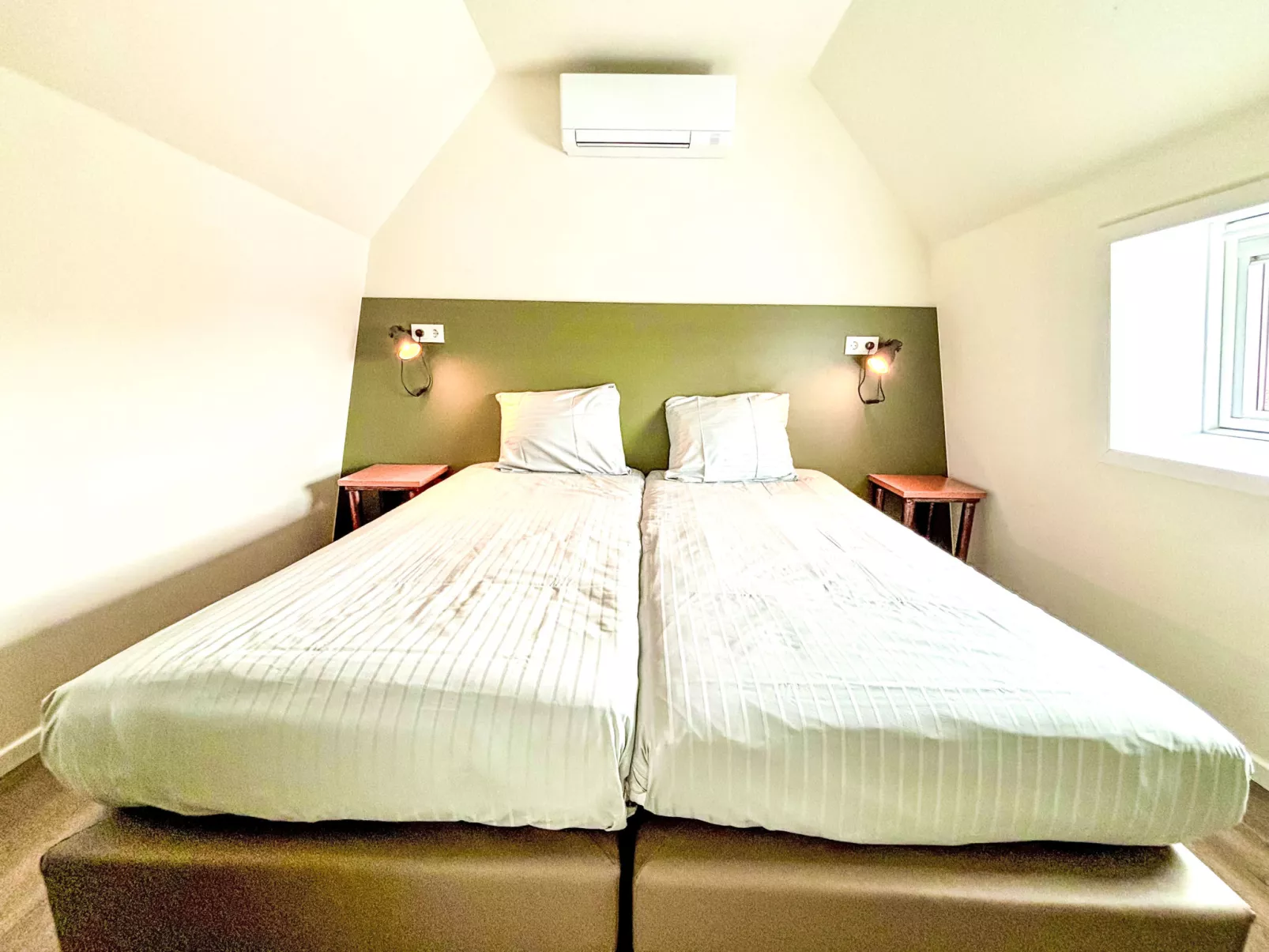 Beach House Westkapelle 103 C-Binnen
