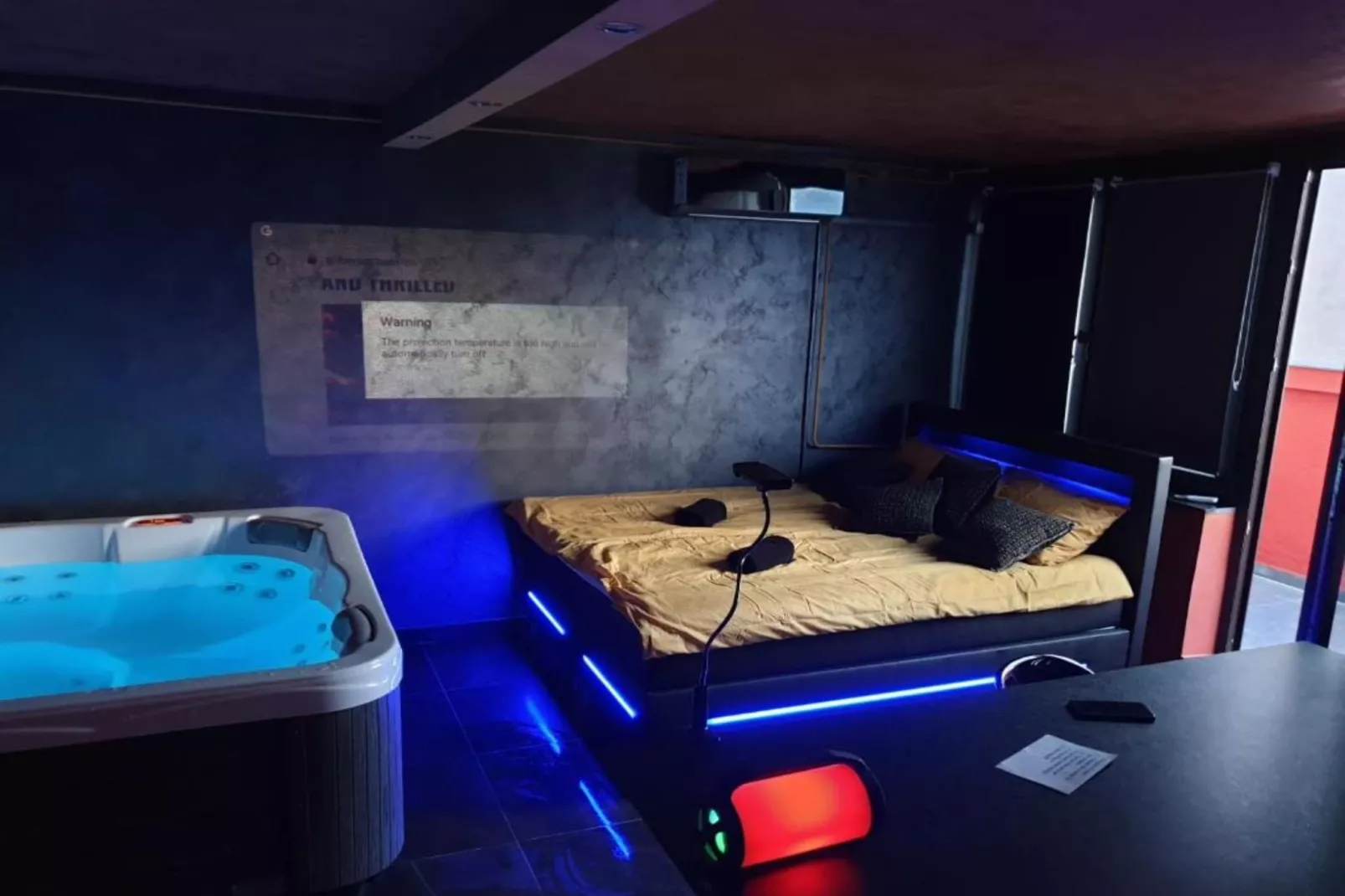 Apartment Tomislav Zagreb - One Bedroom Apartment with Private  Hot Tub-Slaapkamer