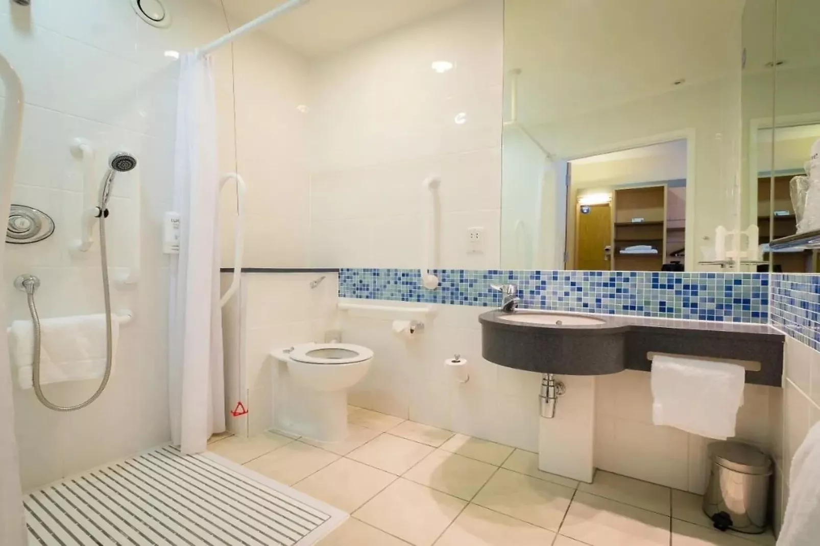Brentwood Aberdeen  Standard Double-Badkamer