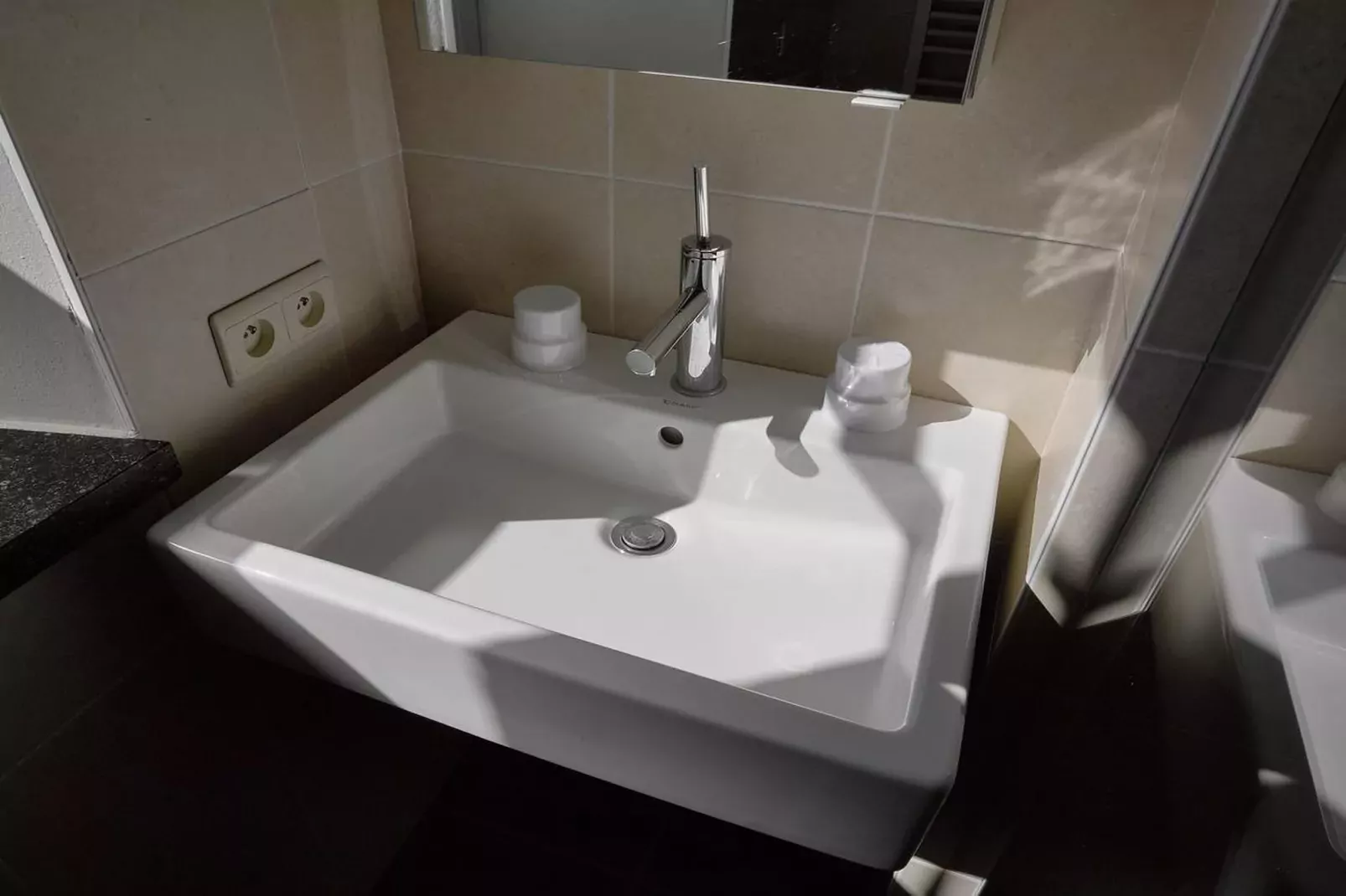 Studio voor twee Domaine Château Dieupart-Badkamer
