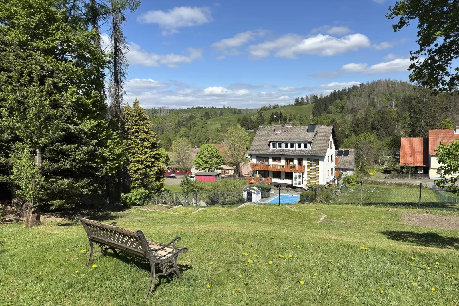 Kombination Bärenhütte  Hirschblick 10 Erw 2 Kinder-Uitzicht zomer