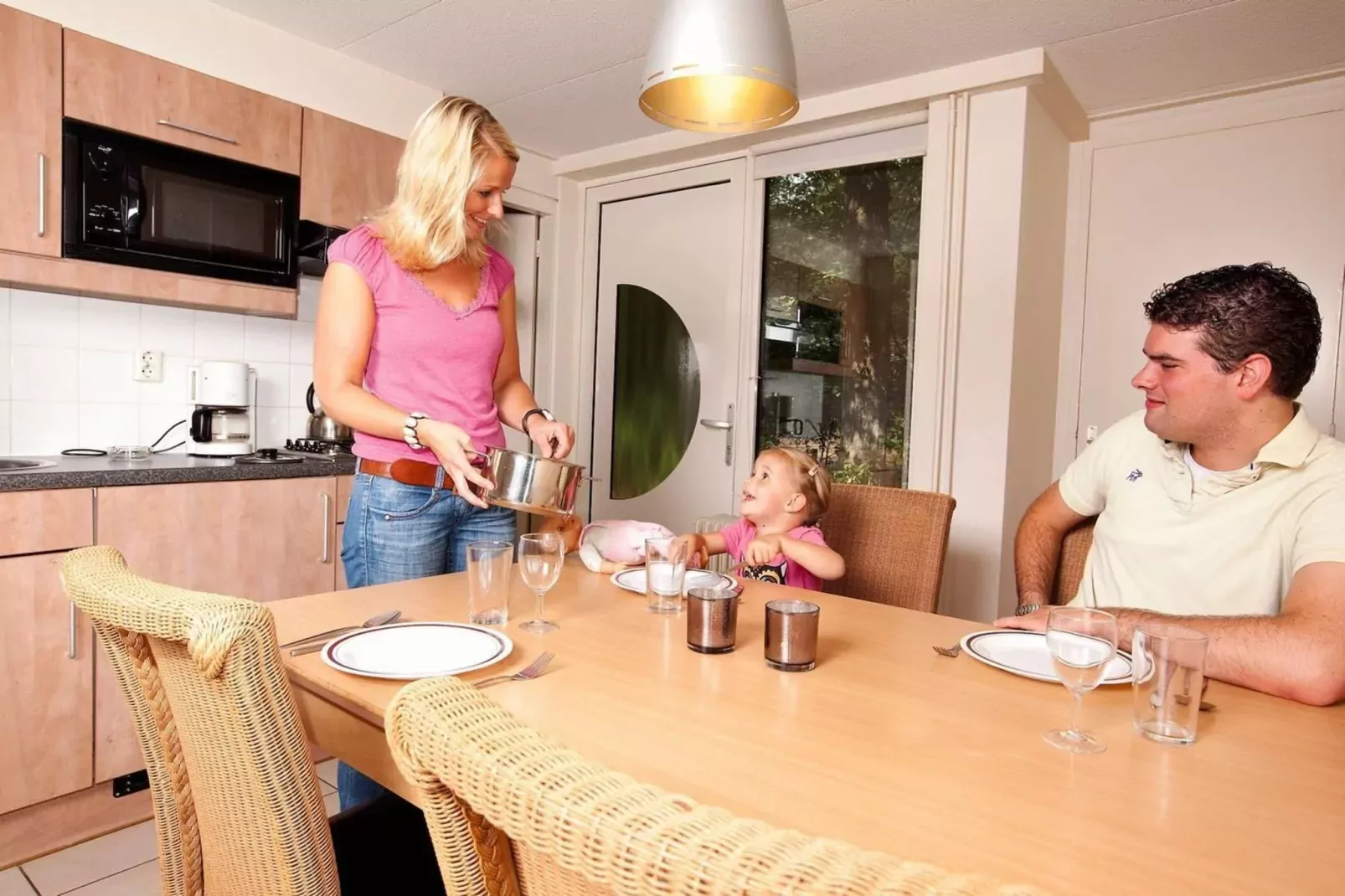 Vakantiepark de Berkenhorst 2-Eetkamer