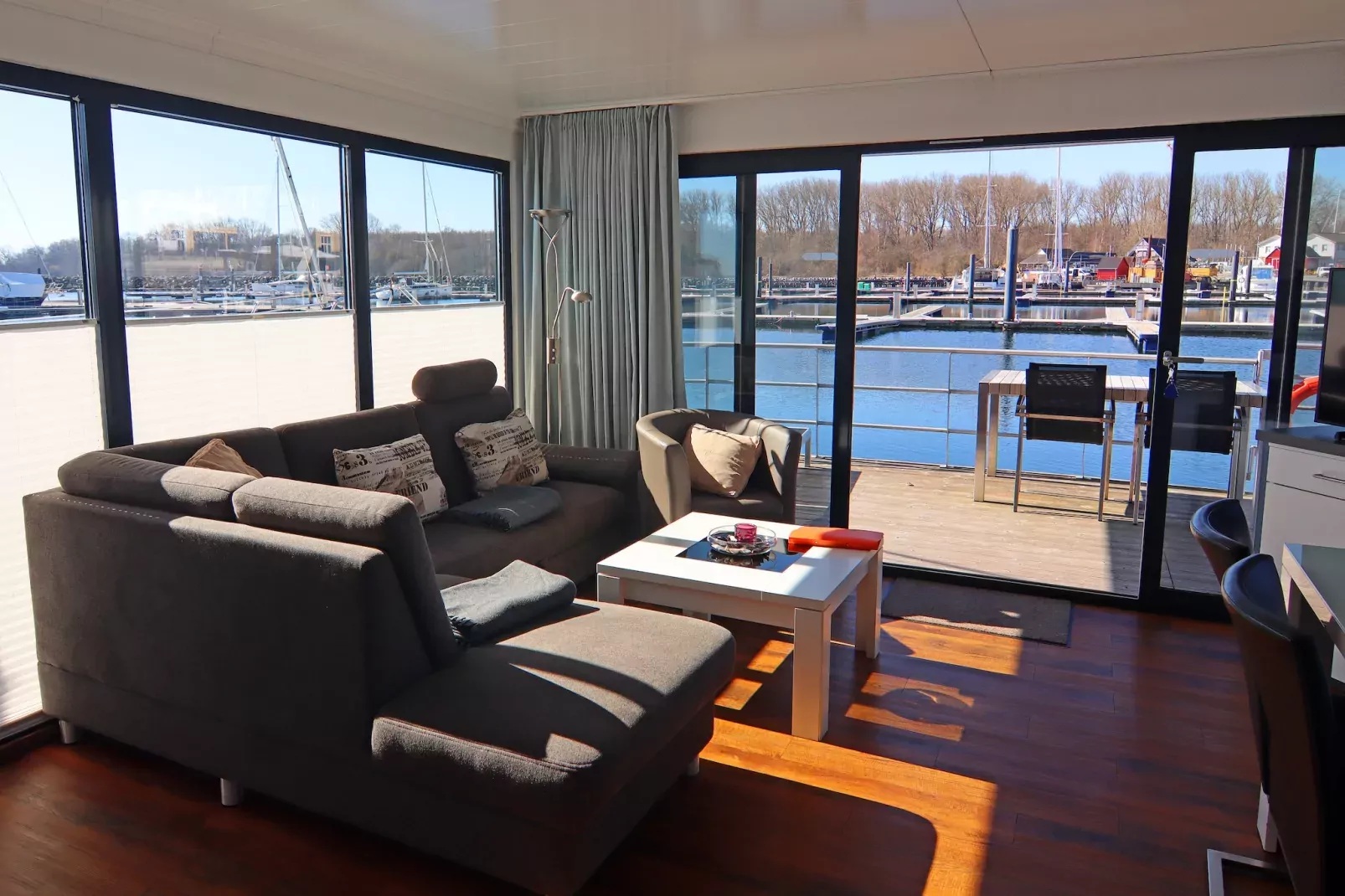 Hausboot Family & Friends LP2 / 3 Personen-Woonkamer