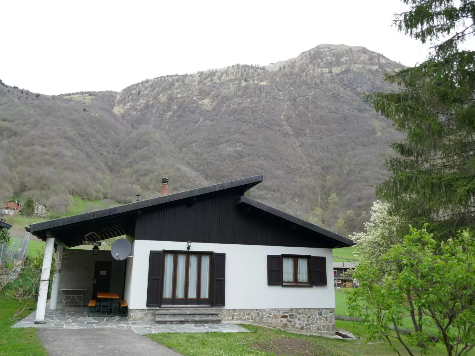 Chalet Al Portic-Buiten